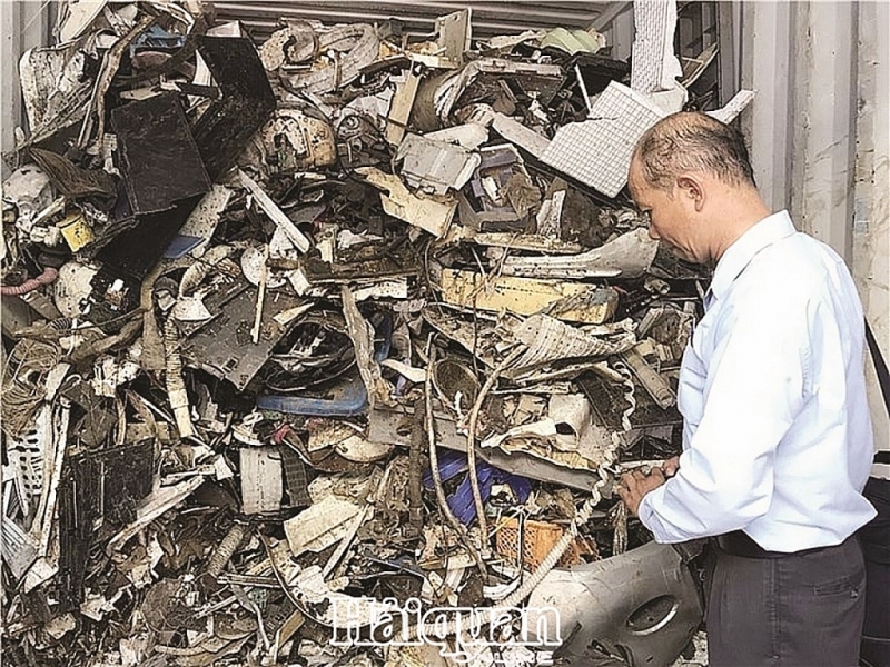 handling more than 1100 imported scrap containers backlogged at hcm city