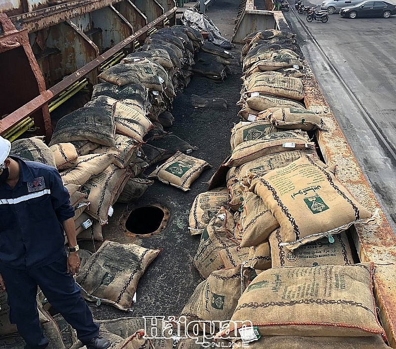 Thanh Hoa Customs seizes 41 tonnes of smuggled rice