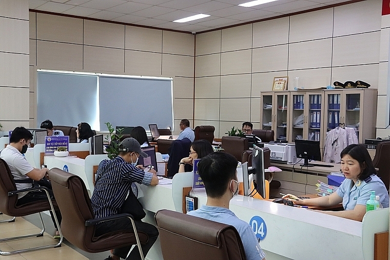 mong cai customs change to retain enterprises