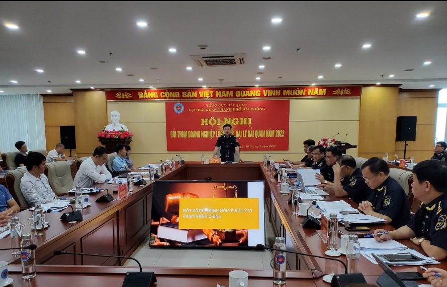 Hai Phong Customs organises dialogue with logistics enterprises and customs brokers