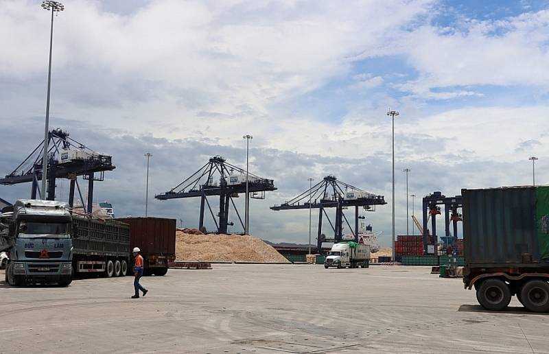 Import and export activities in Cai Lan port, Quang Ninh. Photo: Q.H