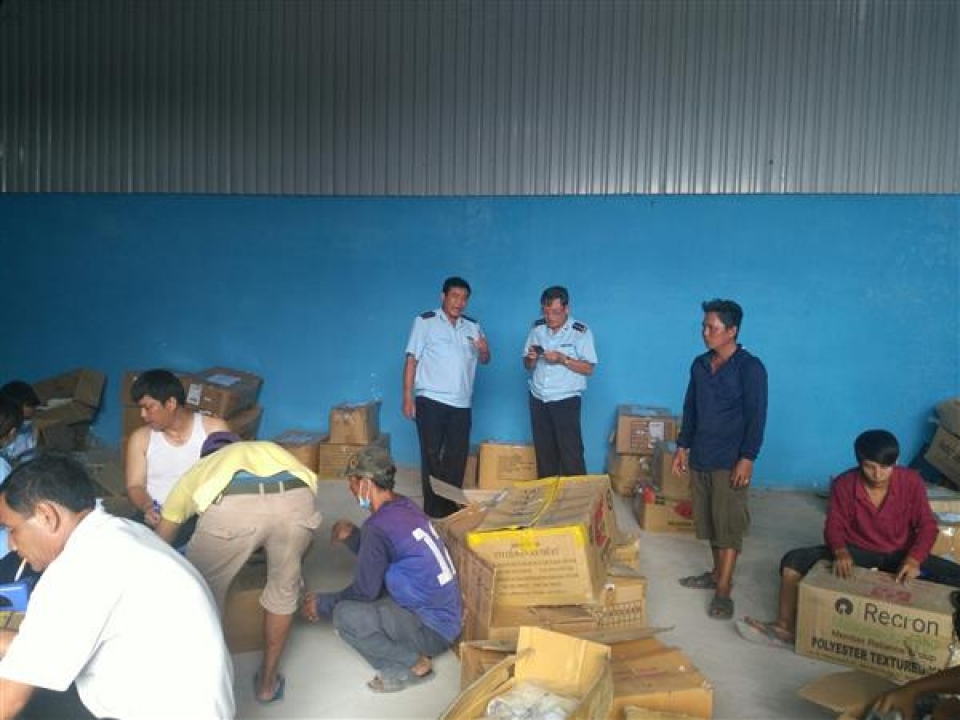 detect a suspected shipment of tax fraud at tinh bien border an giang
