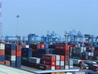 Cat Lai port and Hiep Phuoc port stop receiving plastic scraps due to too many backlogs