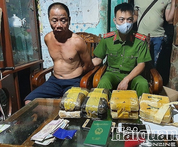 One more case of seizing more than 44,000 tablets of synthetic narcotics at Dien Bien