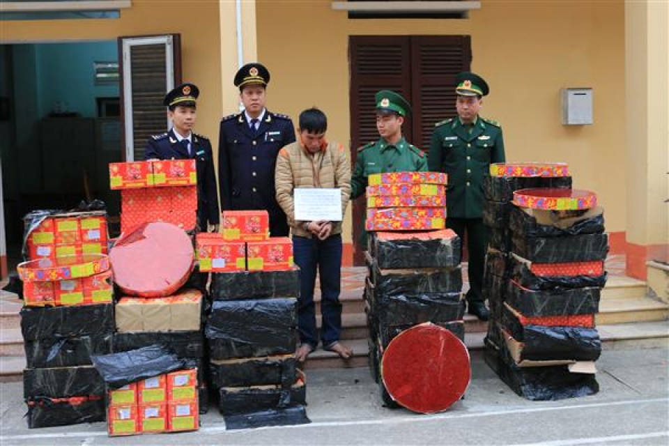 customs and border denfense collaborate to seize 68 cases of smuggling narcotics and arrest 72 people