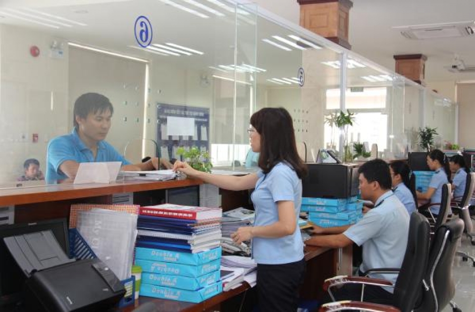binh duong customs strive to collect budget and prevent loss of revenue