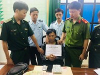 Ha Tinh Customs coordinated to seize 1 bar of heroin