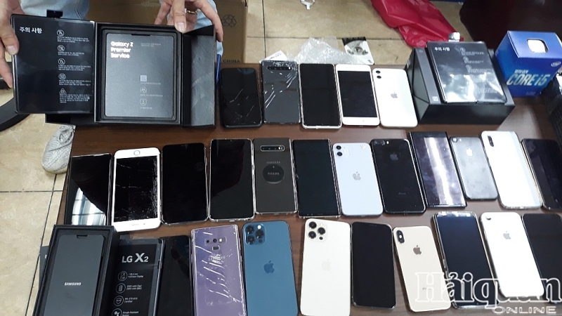 Many used smart phone were seized such as iphone, samsung, LG.