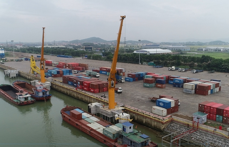 Inland waterway transport - maintaining the supply chain amid the pandemic centre, reducing logistics costs