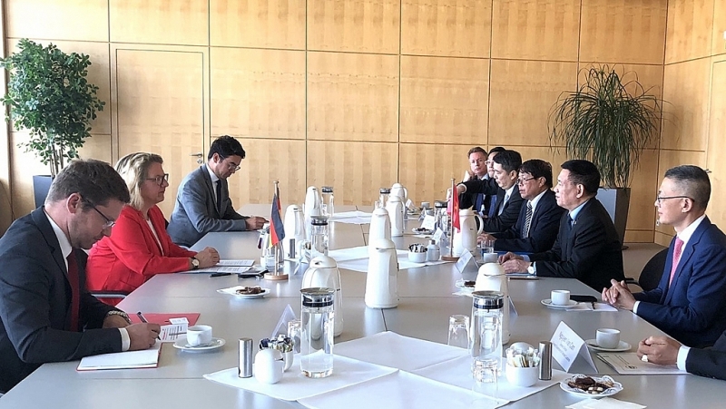 Minister of Finance Ho Duc Phoc and Ministry of Finance’s delegations work with Ministry of Economic Cooperation and Development of Federal Republic of Germany