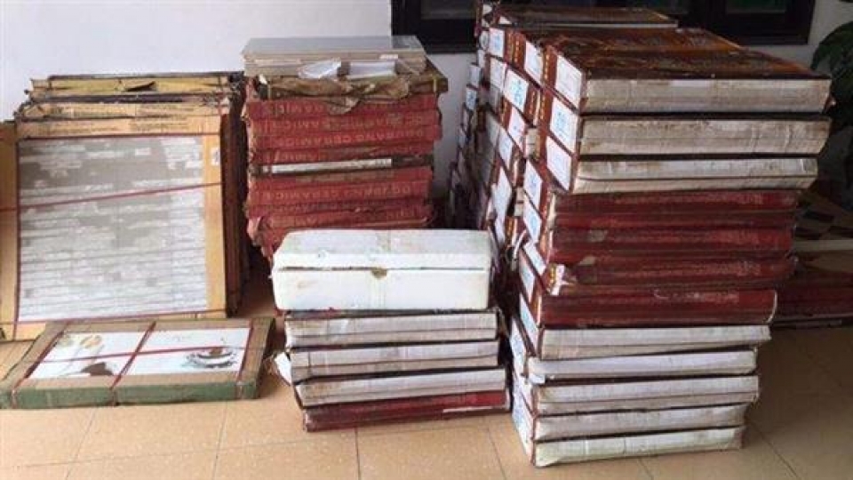 hire to transport smuggled chinese enamelled tile