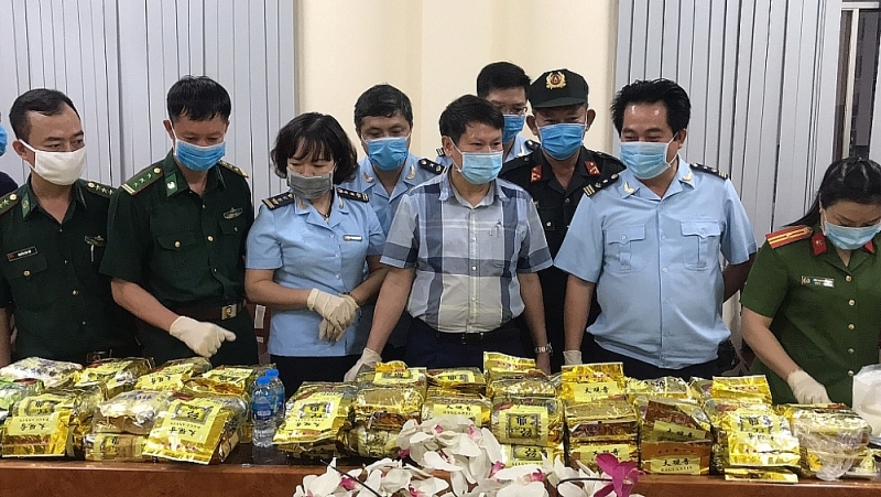 exposing trick of drug trafficking from cambodia to vietnam