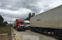 Regulate quickly the volume of goods transporting to Tan Thanh border gate