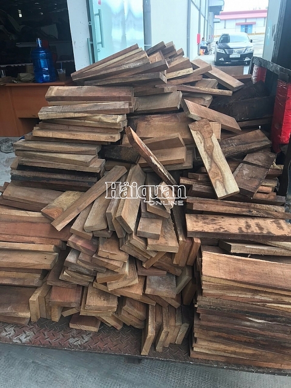 customs inspect 60 containers of smuggled woods