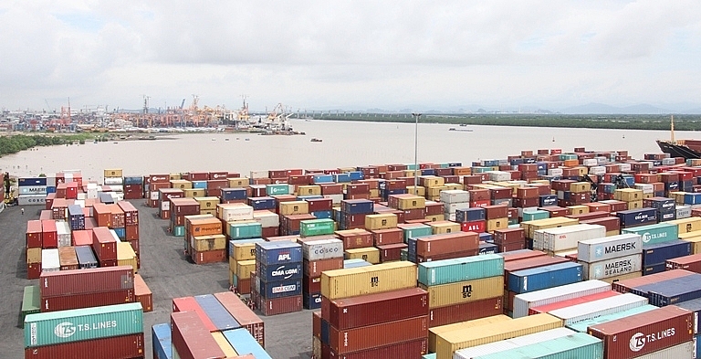 Import-export activities had many optimistic signals in July and the first seven months of the year. Photo: T.Binh