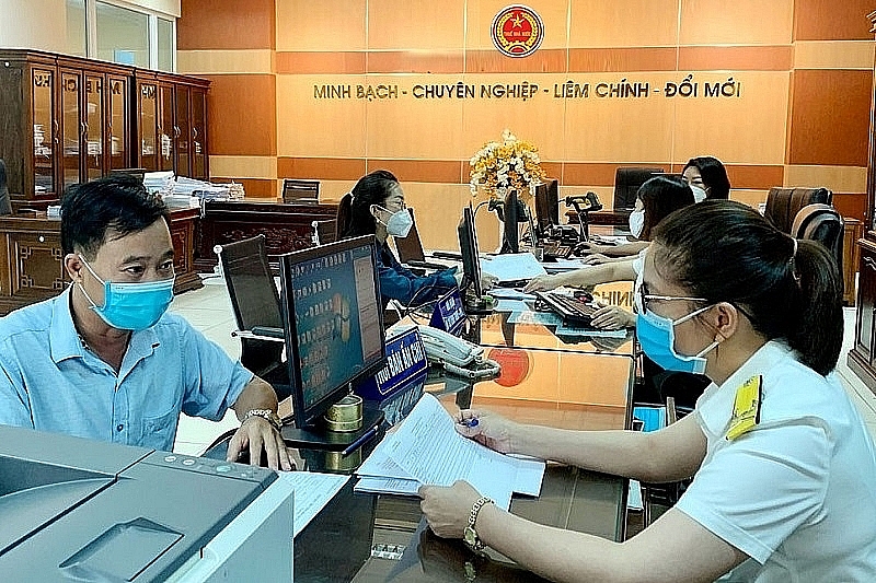 Tax sector is implementing many flexible measures to manage debt. Photo: General Department of Taxation