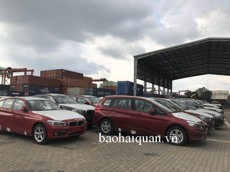 hundreds of bmw cars dry in the sun at vict