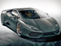 2 Lamborghini supercars must be lodged 25 billion VND of tax at Hai Phong port