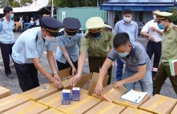 Hai Phong Customs seizes 1 million packs of cigarettes counterfeited 555 brand