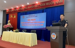 Binh Phuoc Customs rewards ten enterprises paying large taxes and complying with Customs Law