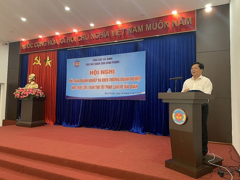 Vice Chairman of the People's Committee of Binh Phuoc Province Tran Van Mi 