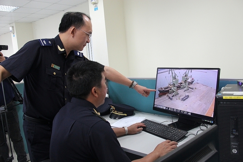 Ha Tinh Customs operates smoothly the industry's IT systems. Photo: H.Nụ