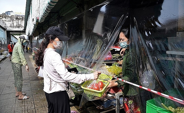 The management and administration of prices in the remaining months of 2021 and in the beginning of 2022 should continue to be done cautiously. Photo: Thu Dịu