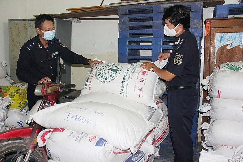 Smuggled sugar seized by Customs Enforcement Team – Dong Thap Customs Department. Photo: T.H