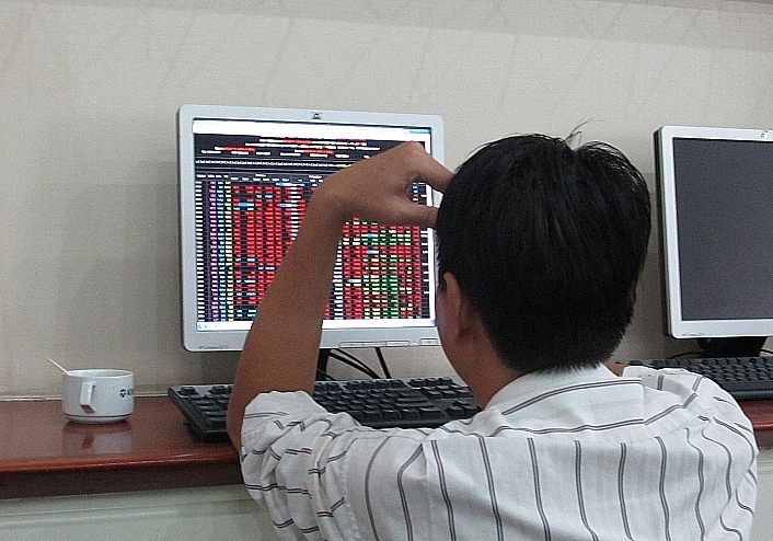 The stock market fell after adjustments in the interest rate market. Photo: Nguyễn Hiền