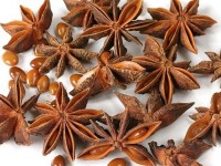 Seizing 260 kg of star anise smuggling from China