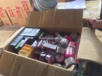 Inspection and discovery a container of cosmetics importing illegally via Cat Lai port