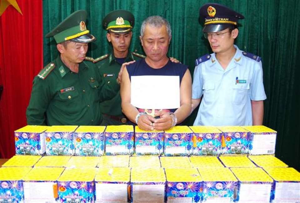 unmask the trick of hiding 46kg of firecrackers inside cab
