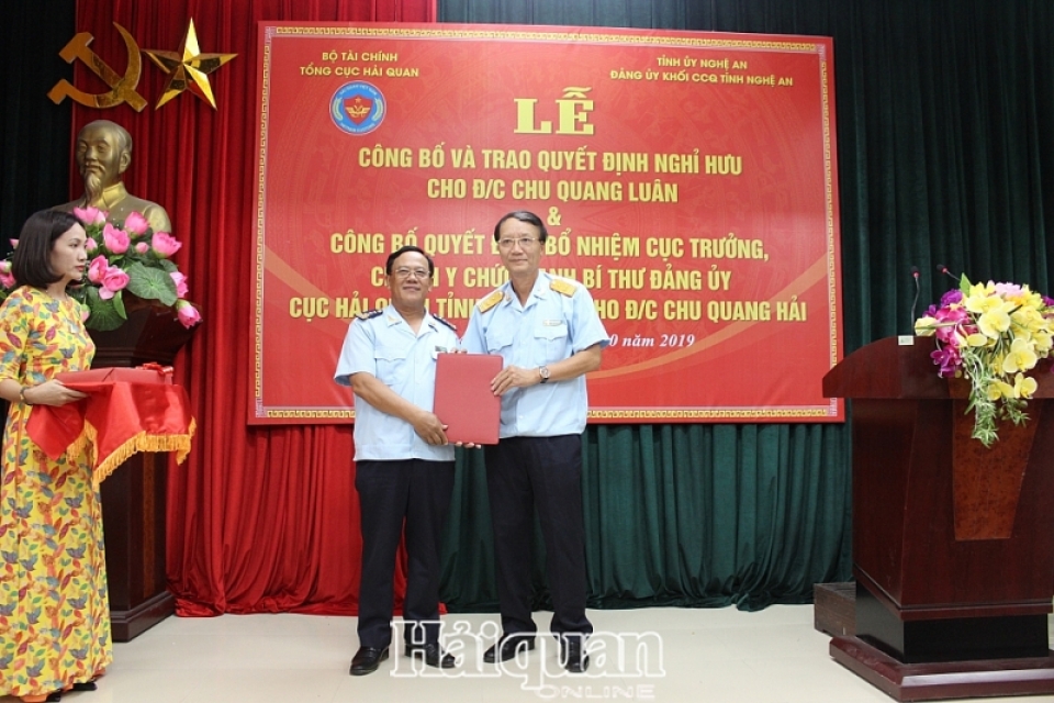 nghe an customs has new director