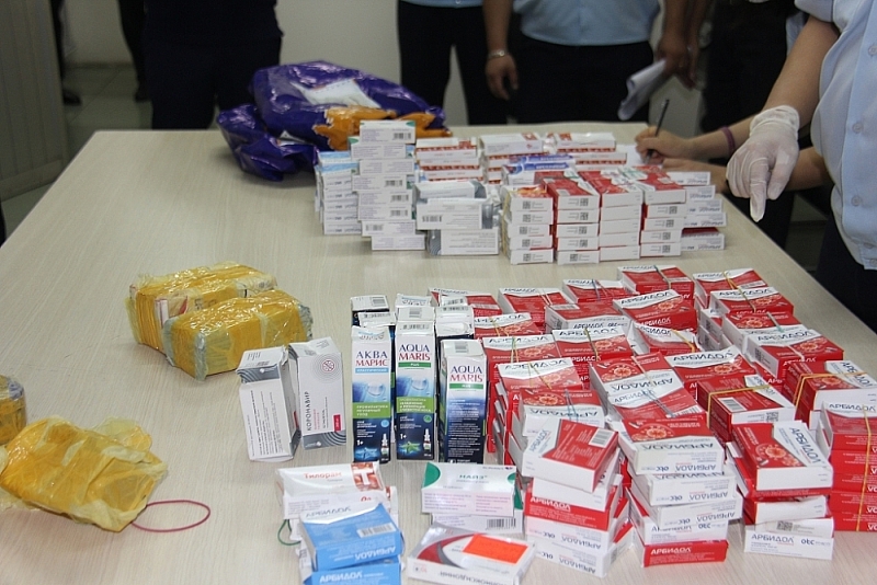 All smuggled medicines for Covid-19 treatment are seized. Photo: T.H
