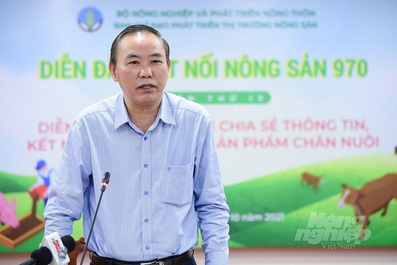 Deputy Minister of Agriculture and Rural Development Phung Duc Tien, Head of the Working Group directing production, connecting the supply and consumption of agricultural products in the northern provinces and cities in the context of the Covid-19 pandemic, spoke at Vietnam Agriculture Newspaper.
