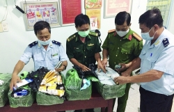 Dong Thap Customs: Actively preventing contraband goods in the last months of the year