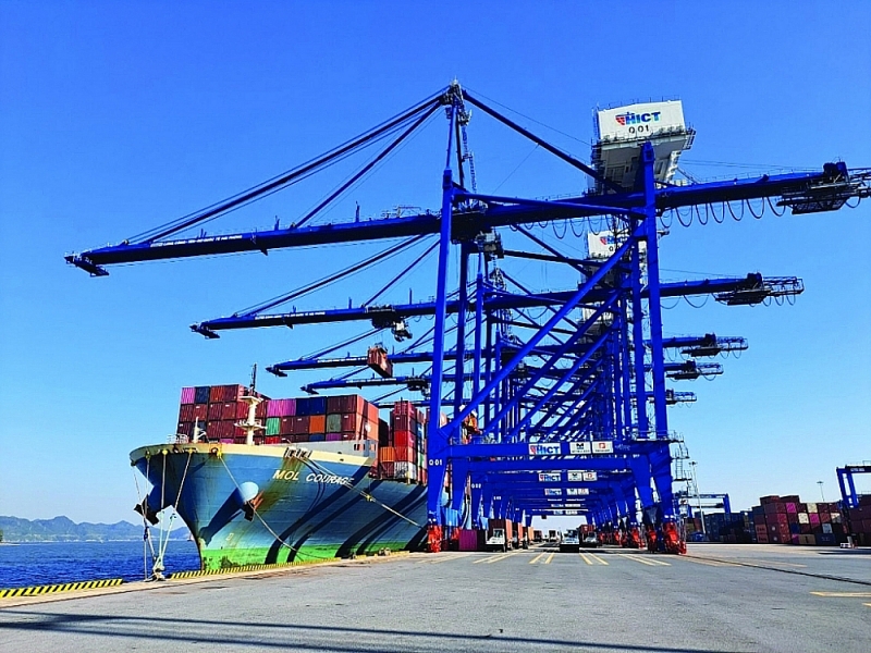 Import and export activities at Tan Cang - Hai Phong International Container Terminal  (TC-HICT). Photo: T.Bình
