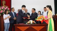 Nghe An Customs Department accompany with enterprises
