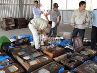 HCM City Customs seized container of smuggled used clocks