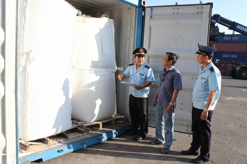 danang customs implements four solutions for developing partnerships