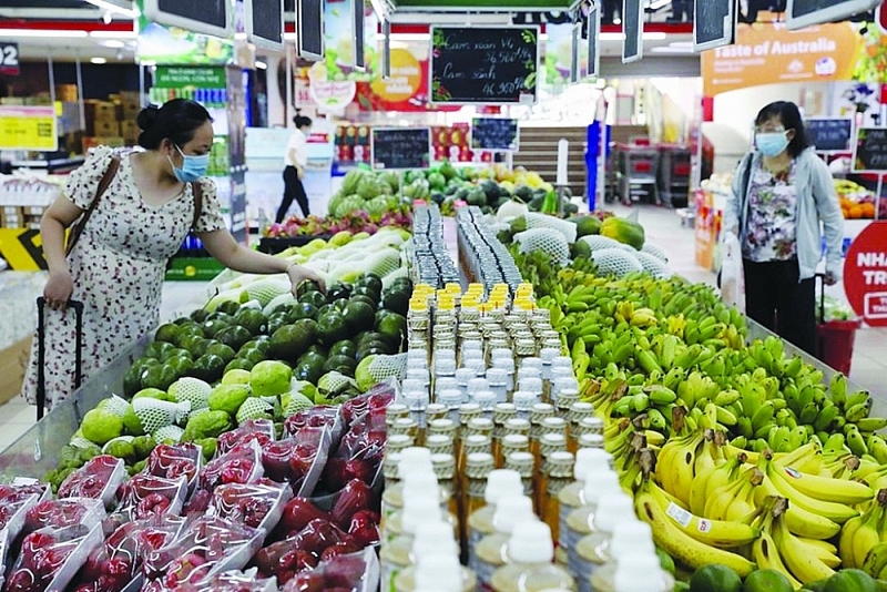Commodity prices tend to increase due to increased consumer demand at the end of the year. Photo: Tran Viet/VNA)