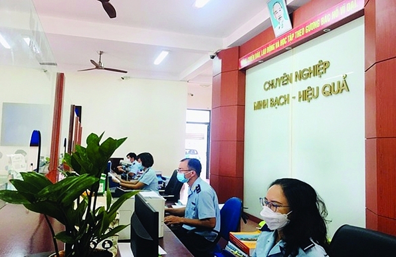 Quang Nam Customs officers always make efforts in the pandemic. Photo: Q.N